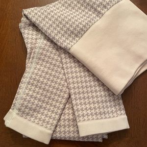 Varley houndstooth leggings